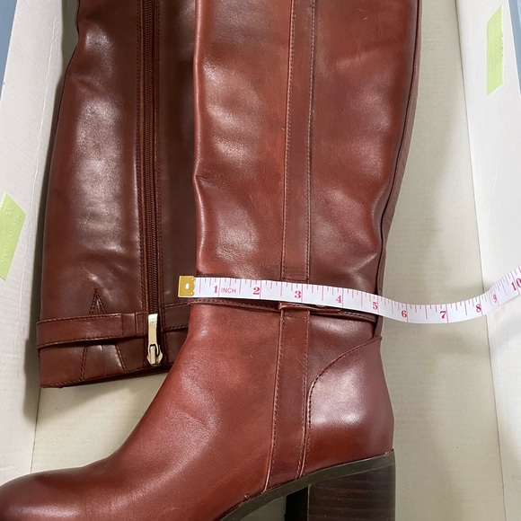 Boots - Picture 7 of 10